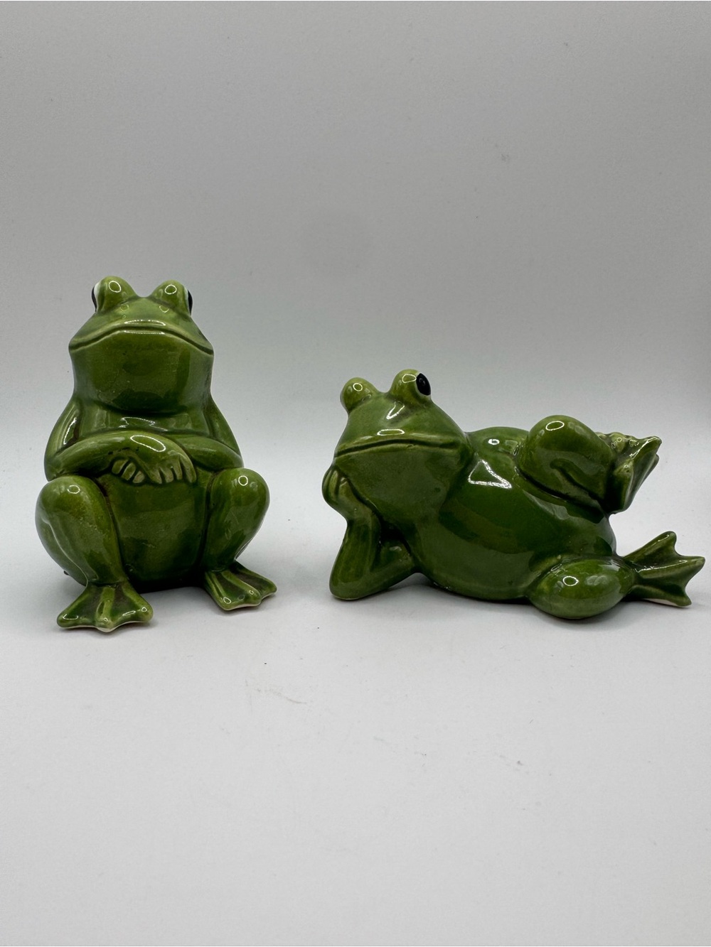 Vintage Norcrest ceramic salt and pepper shakers - Sitting & Lounging Pair